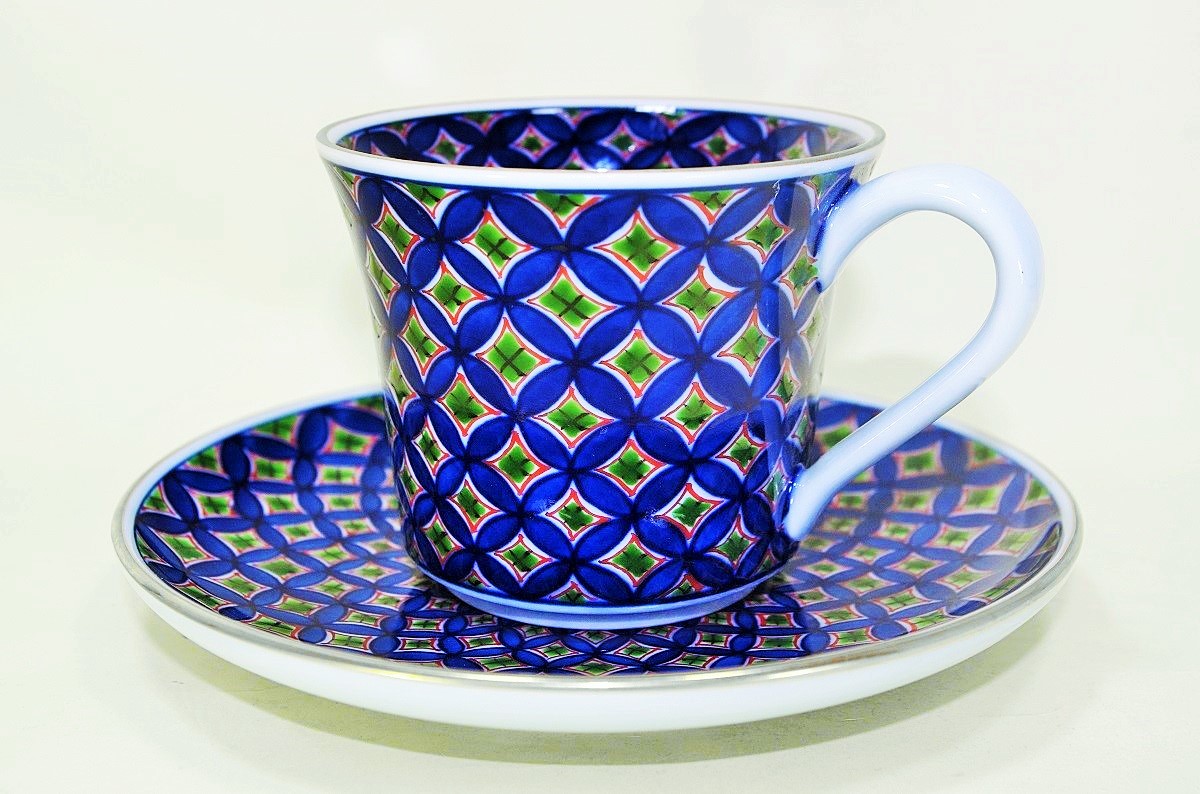 ��ƕ���q���̂������J�b�v�Љ�